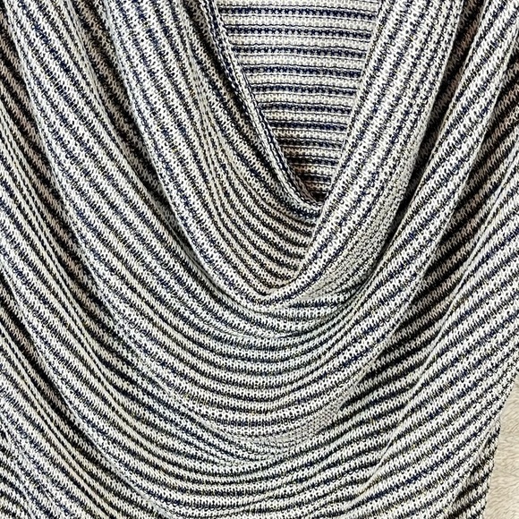 CELESTE Stretchy Cover-Up Black White Stripes Size Large - Picture 4 of 15